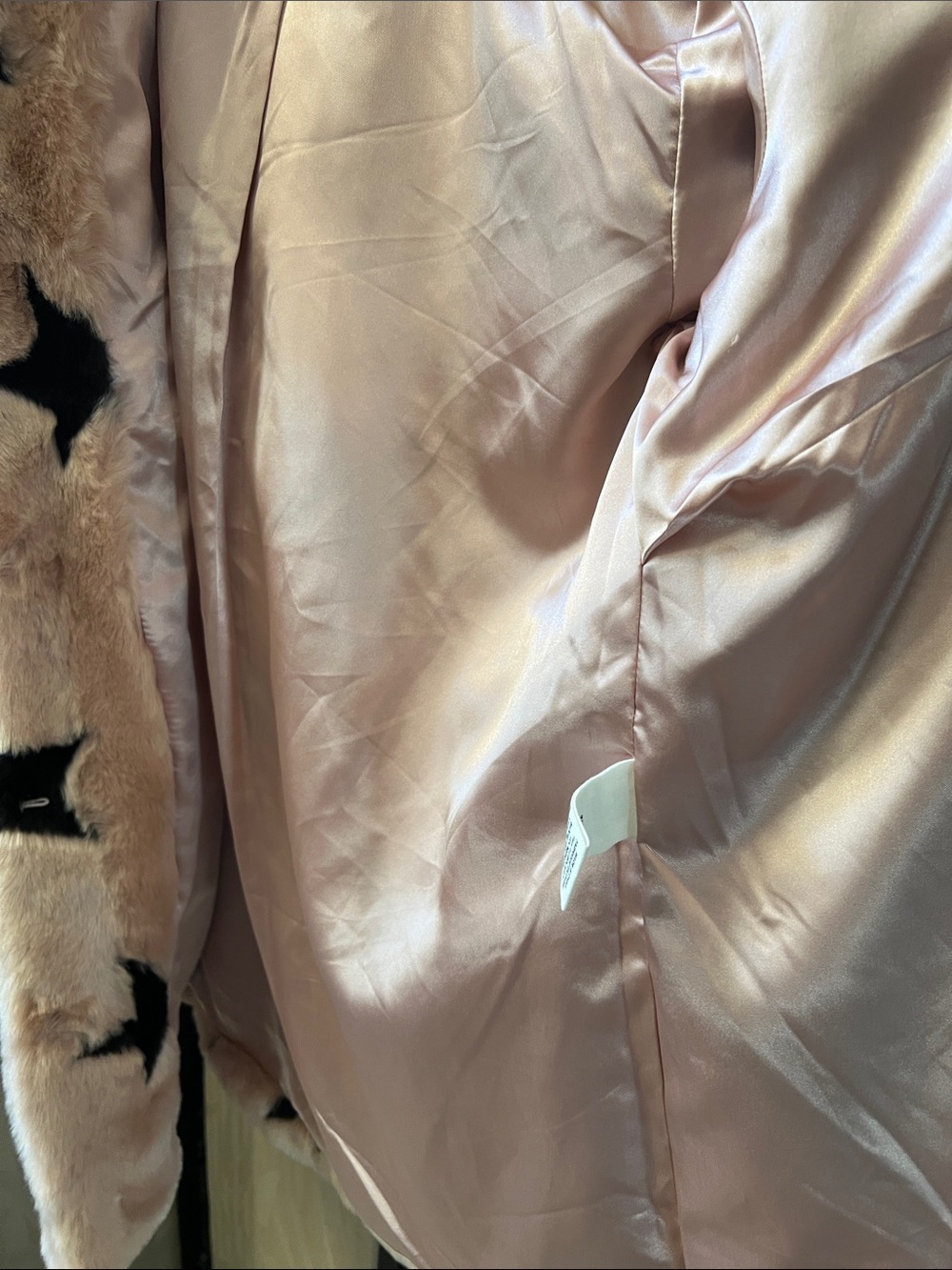 Avec Les Filles Blush Pink Faux Fur Coat with Black Star Print - Picture 4 of 4